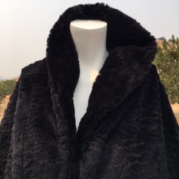 BEAUTIFUL FAUX 'MINK' JACKET - Picture 10 of 10